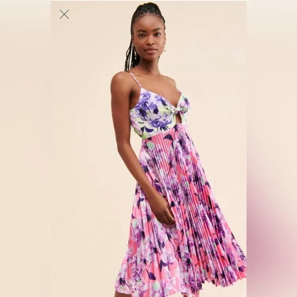 Midi Dress with pleated skirt size S,wedding guest, resortwear adjustable straps - Picture 2 of 16